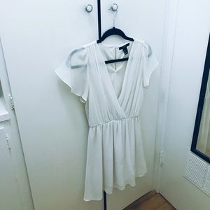 Forever 21 ▪️ flowy white chiffon surplice dress